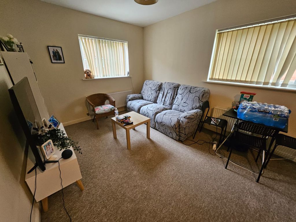 Property photo 2 of 9 Photo 9