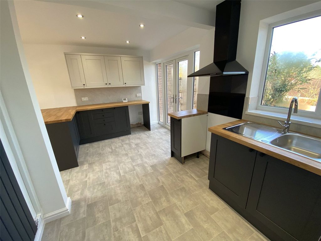 Property photo 2 of 17 Picture No. 02