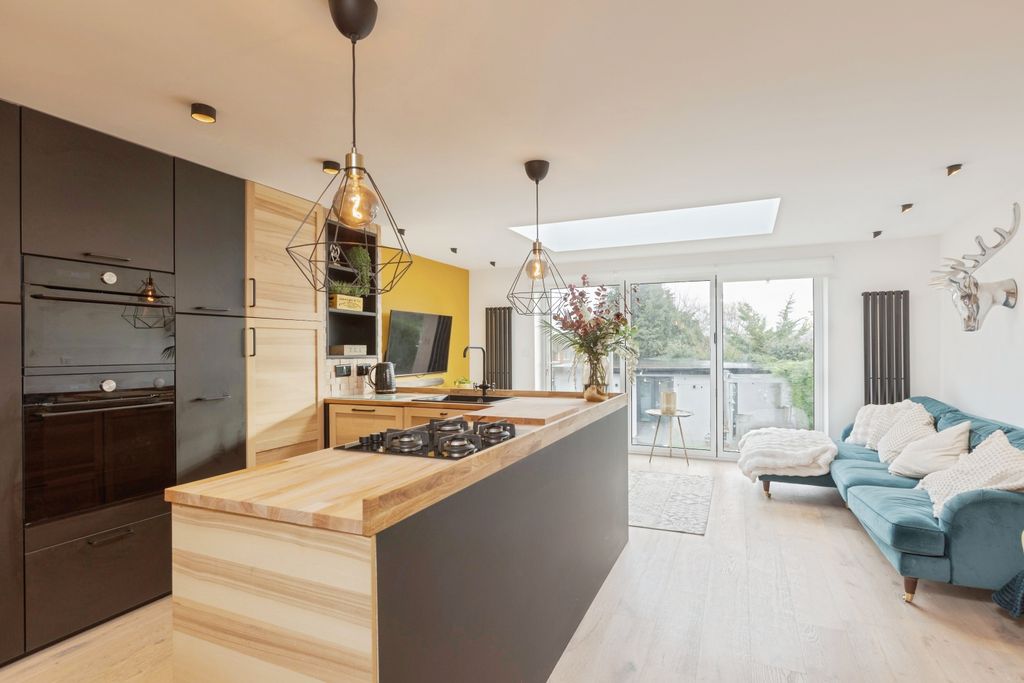 Property photo 1 of 20 1-17