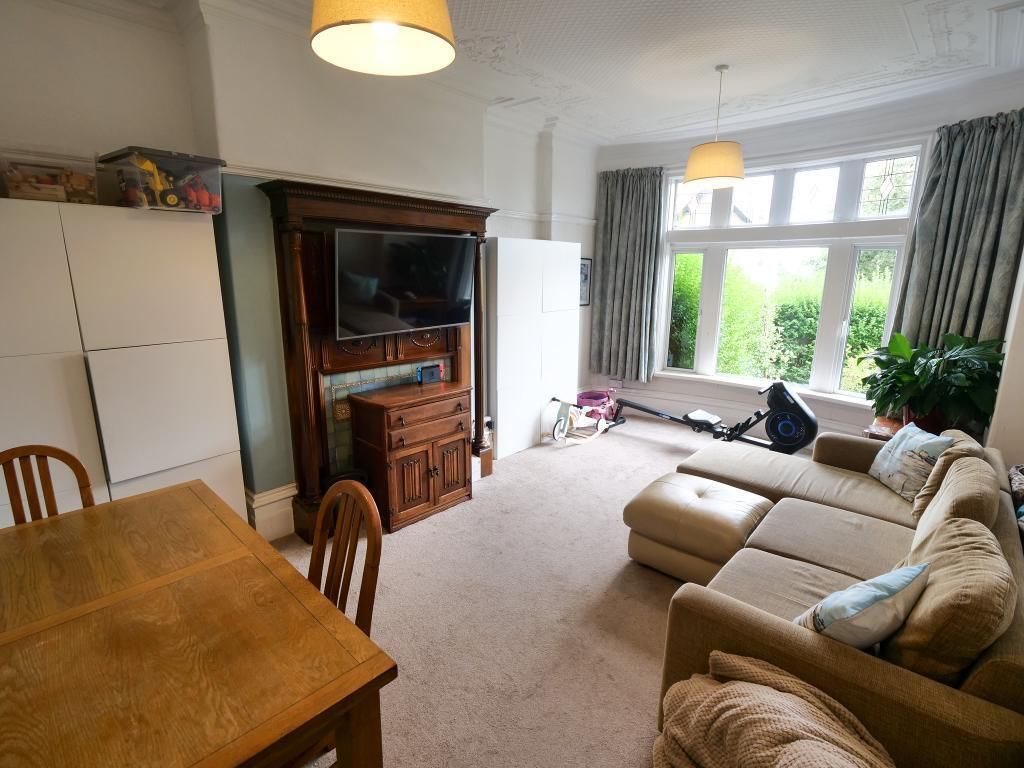 Property photo 3 of 22 Sitting Room