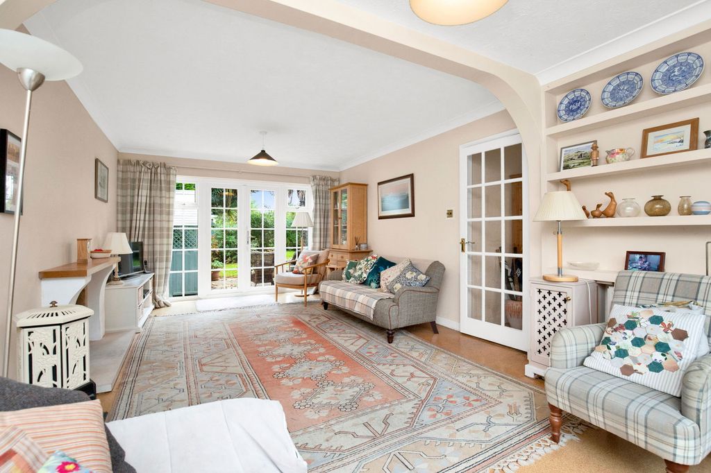 Property photo 2 of 34