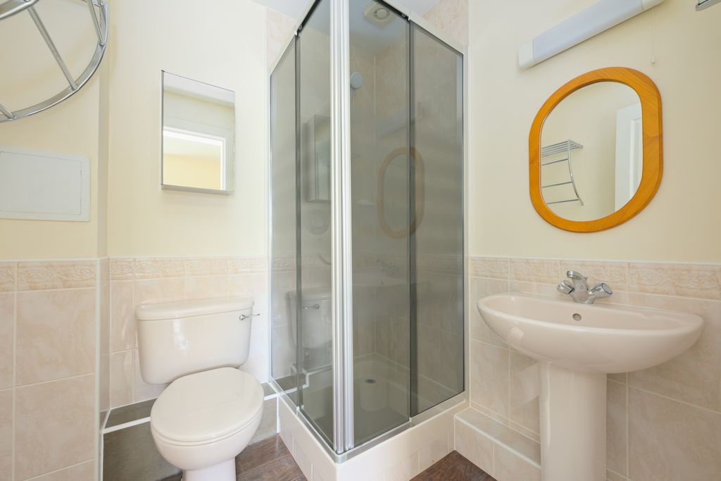 Additional image 16 of 3 bed flat for sale11 Craigflower House, Torryburn KY12