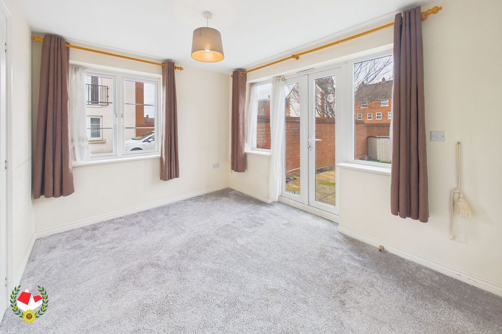 Property photo 3 of 21