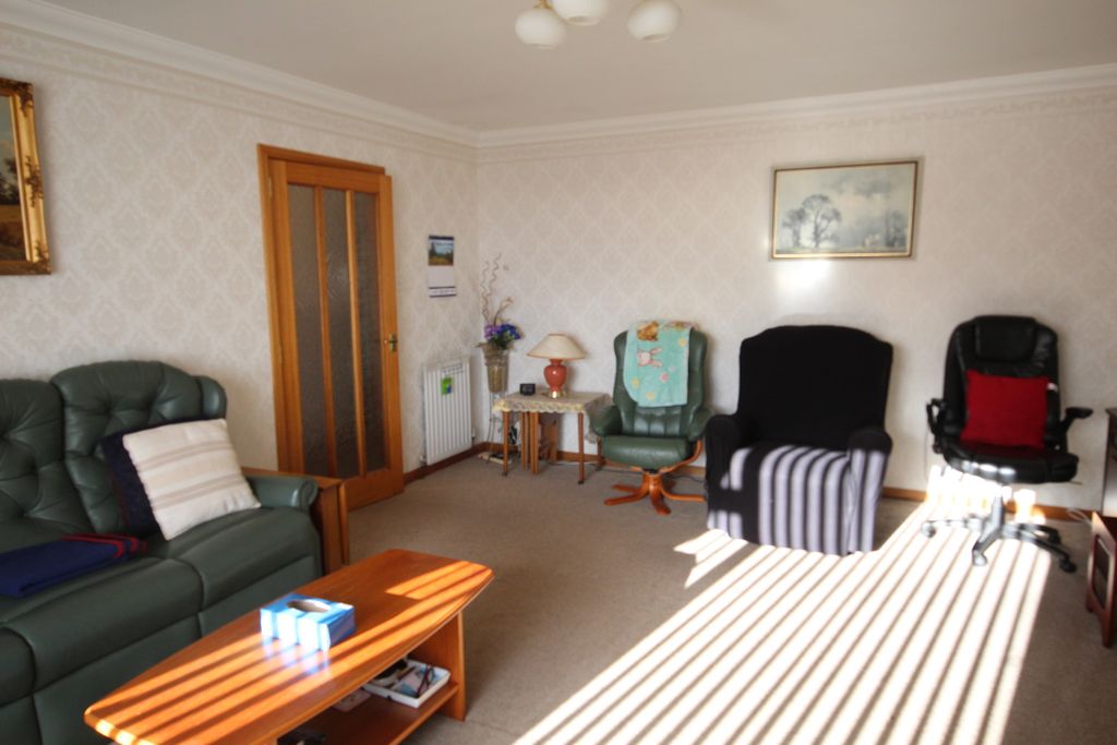 Property photo 3 of 15 Lounge Alt