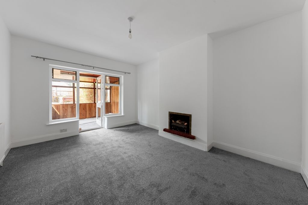 Property photo 2 of 11 094A6005
