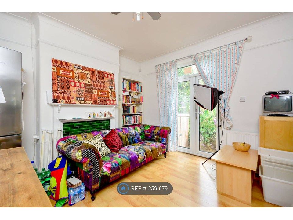 Property photo 3 of 12 Kitchen/Diner