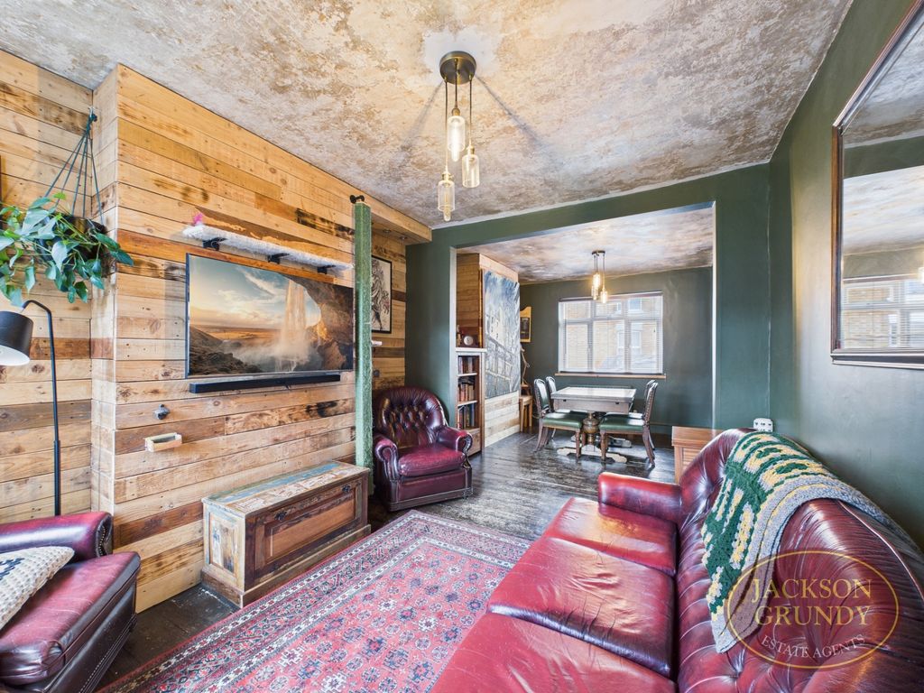 Property photo 3 of 11 Melville Street