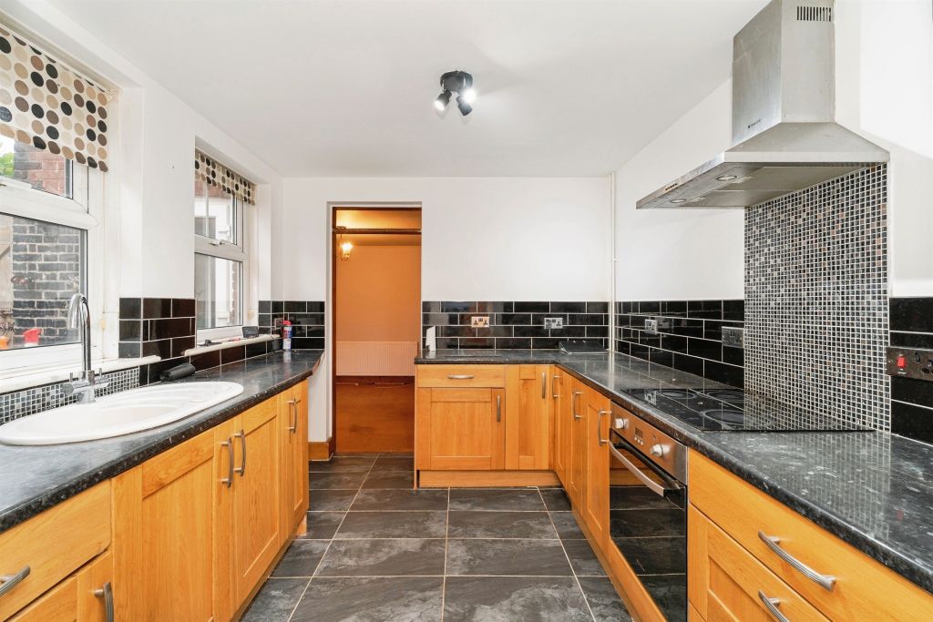 Property photo 2 of 17