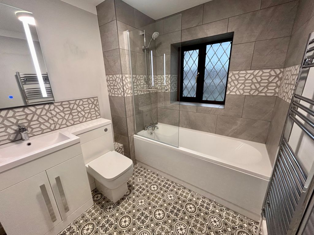 Property photo 1 of 6 3 Bed Terraced House To Rent Cranfield Court, Fforestfach Sa5