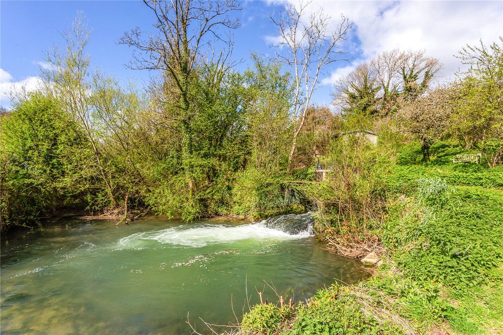 Property photo 3 of 23 Leat Pool
