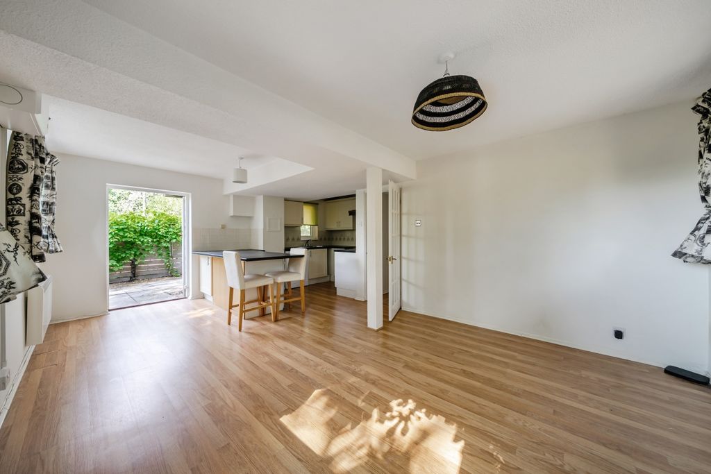 Property photo 2 of 20 10-6A60E691E380d-...