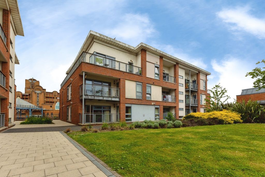 Property photo 1 of 11 Pbox-Img.Jpg