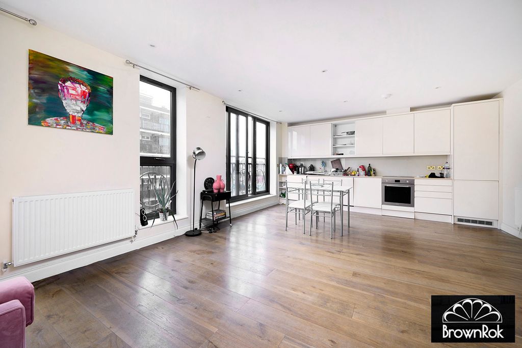 Property photo 1 of 10 W03
