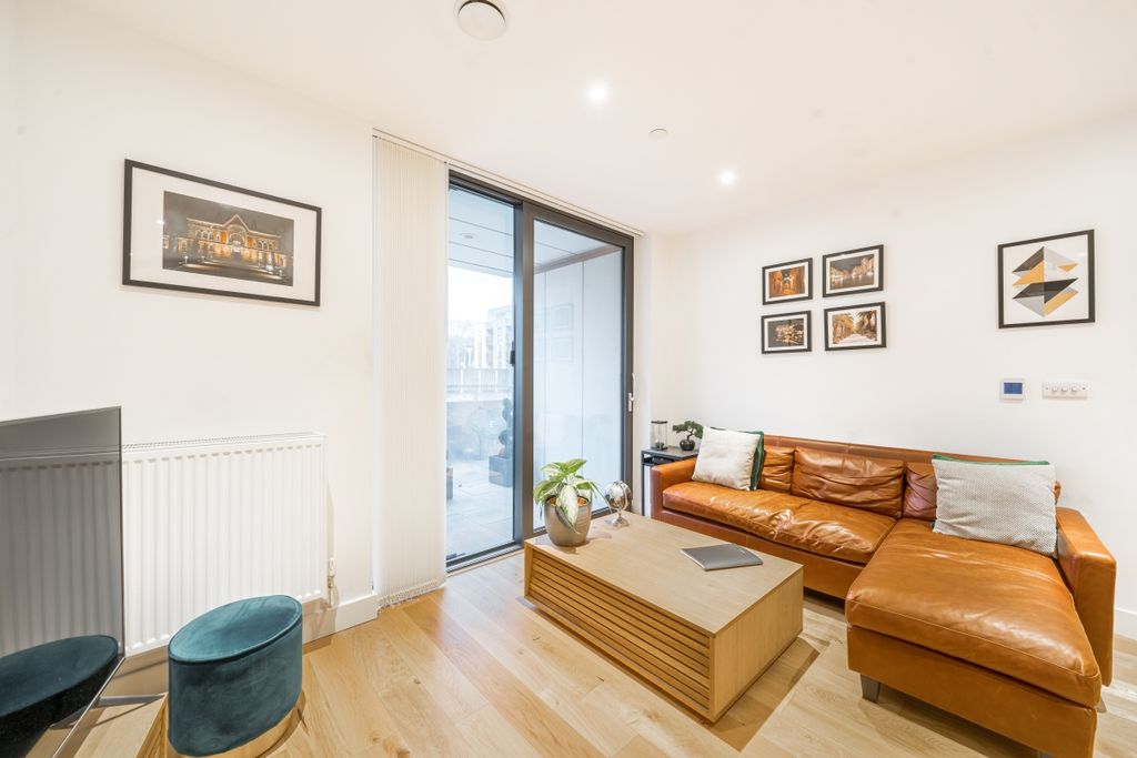 Property photo 3 of 16 1071118 (3)c