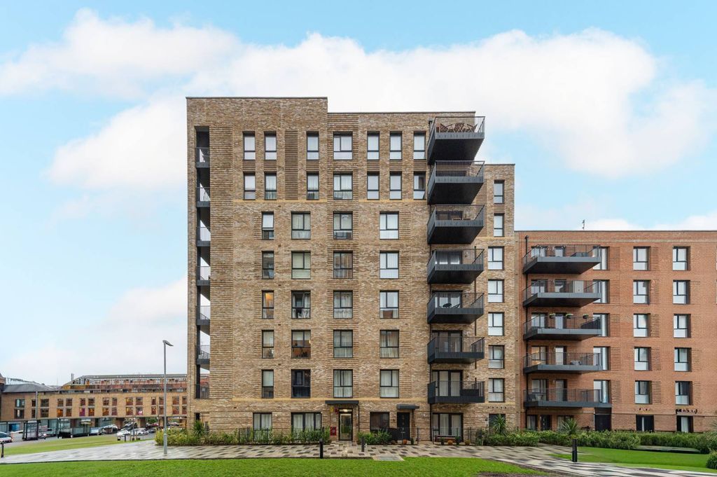 Property photo 2 of 19