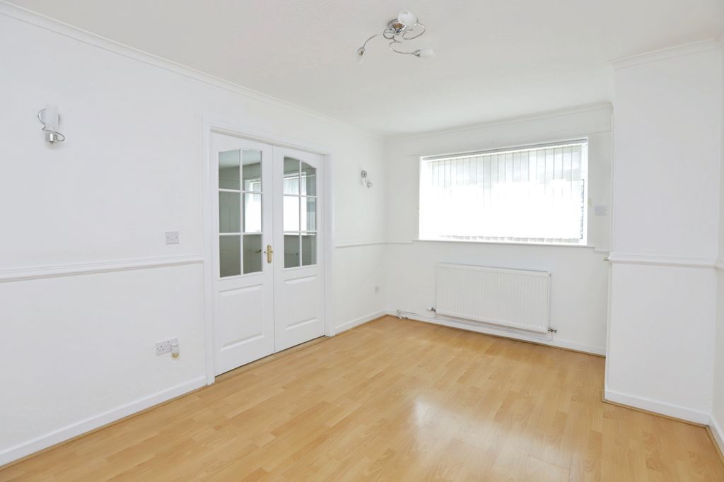 Property photo 3 of 15 Dining Room