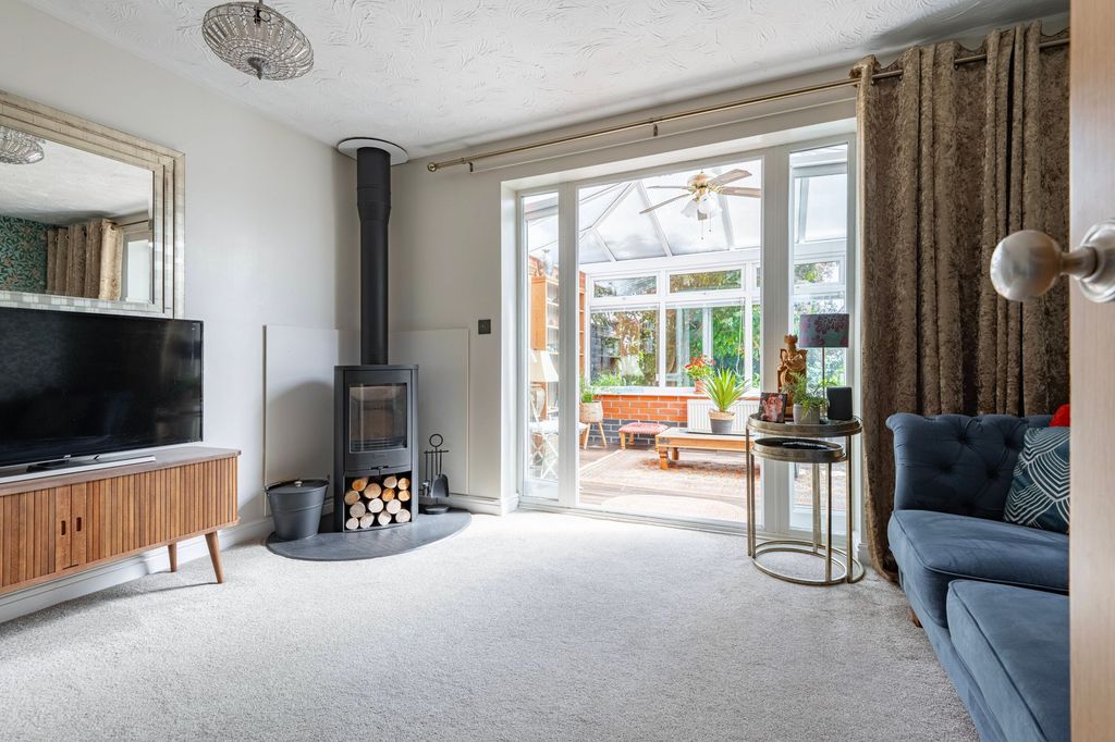 Property photo 2 of 19