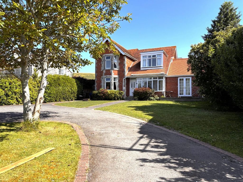Property photo 1 of 23 4352 June Windowcard.Jpg