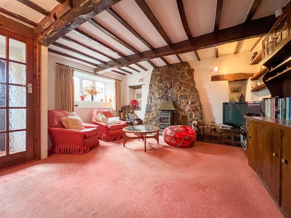 Property photo 2 of 29 Sitting Room