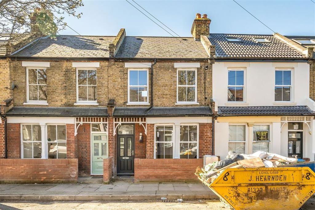 Property photo 1 of 5