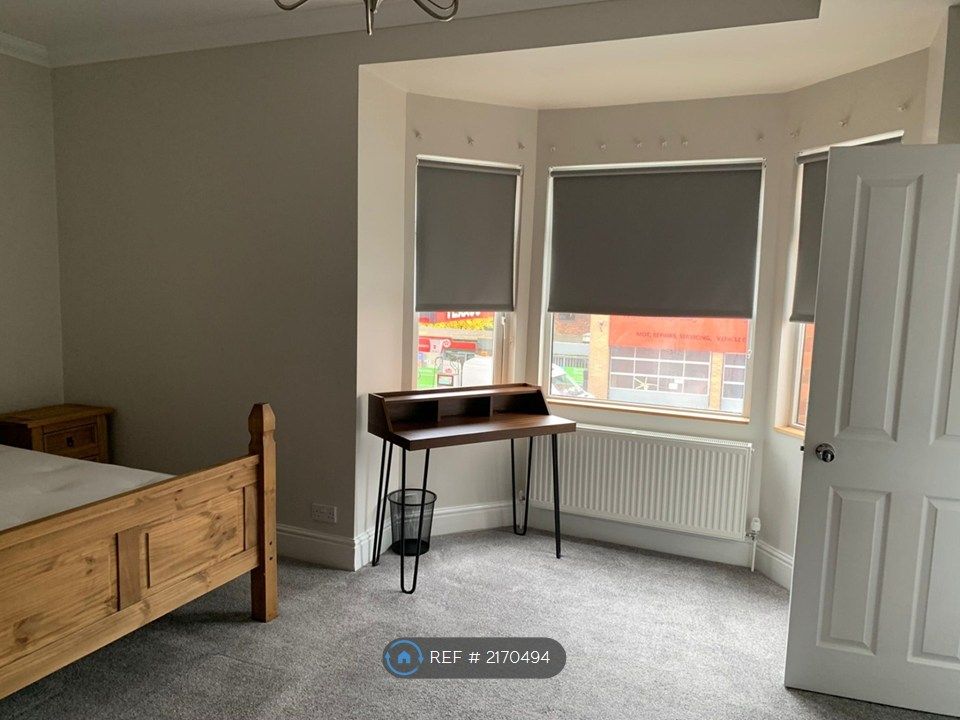 Property photo 2 of 22 Large Double Room With En-Suite