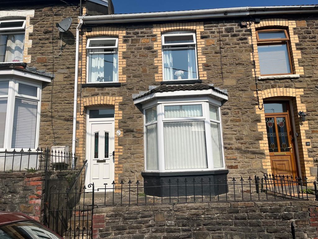 Property photo 1 of 27