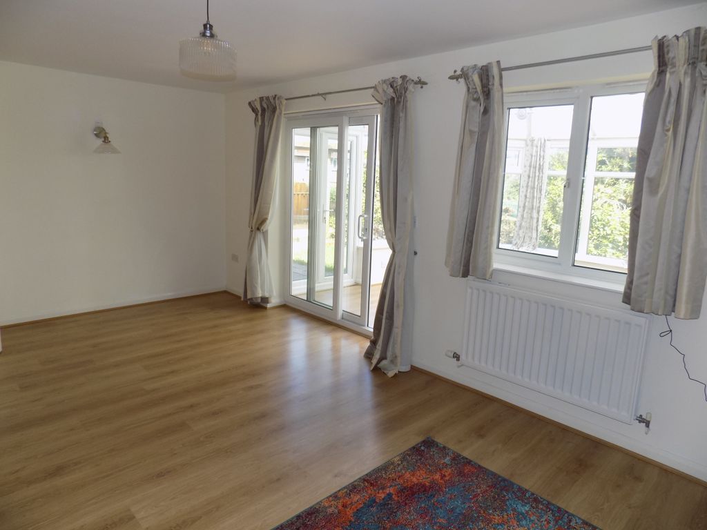 Property photo 3 of 10 C Living Room 2