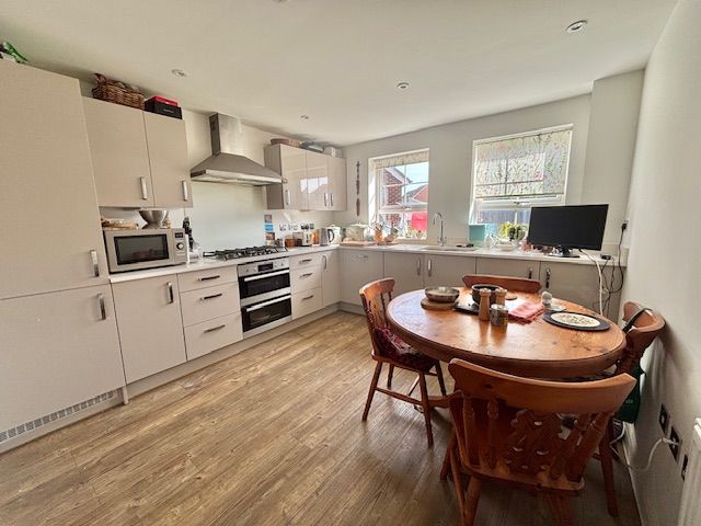 Property photo 3 of 18 Kitchen/ Breakfast Room