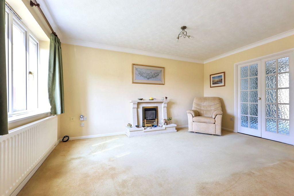 Property photo 2 of 20