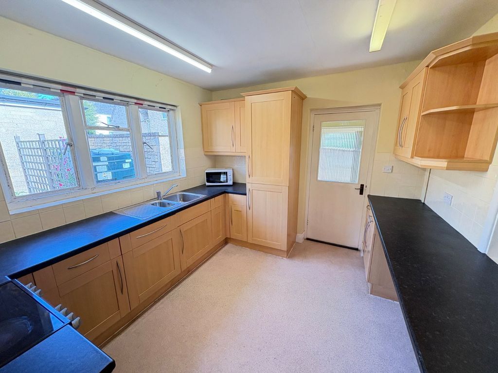 Property photo 3 of 12 Picture No. 14
