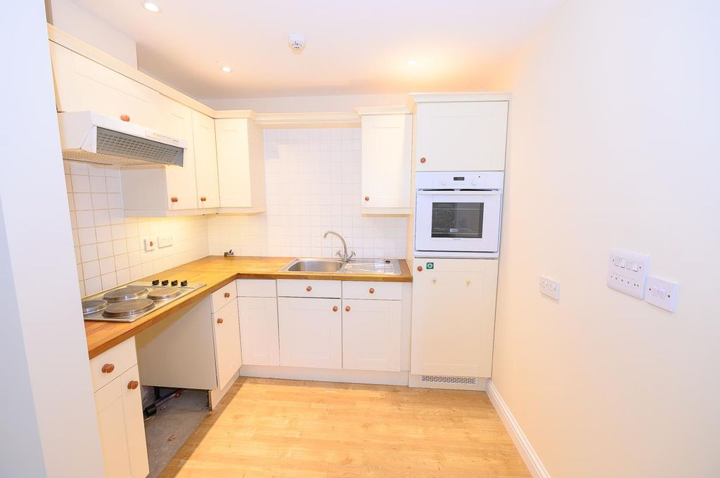 Property photo 2 of 16 Kitchen.Jpg
