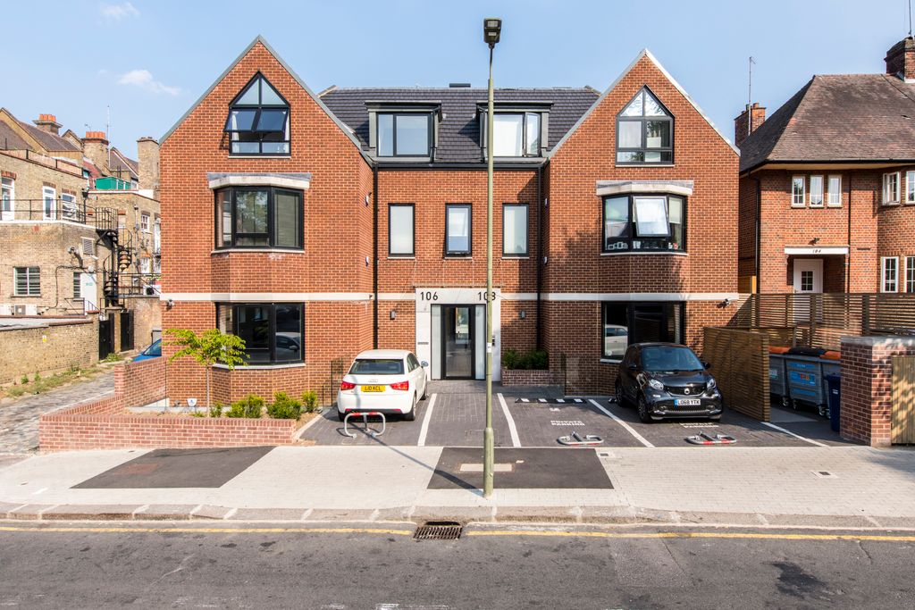 Property photo 1 of 16