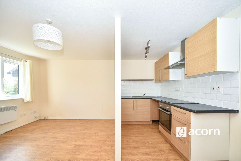 Property photo 3 of 10 Reception/Kitchen