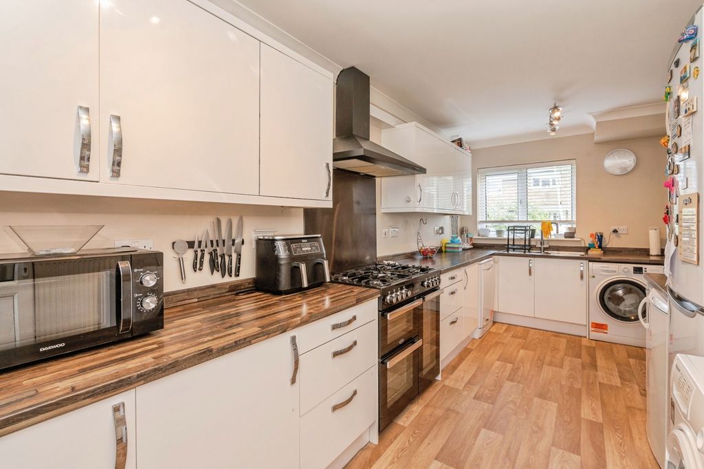 Property photo 3 of 20 Pbox-Img.Jpg