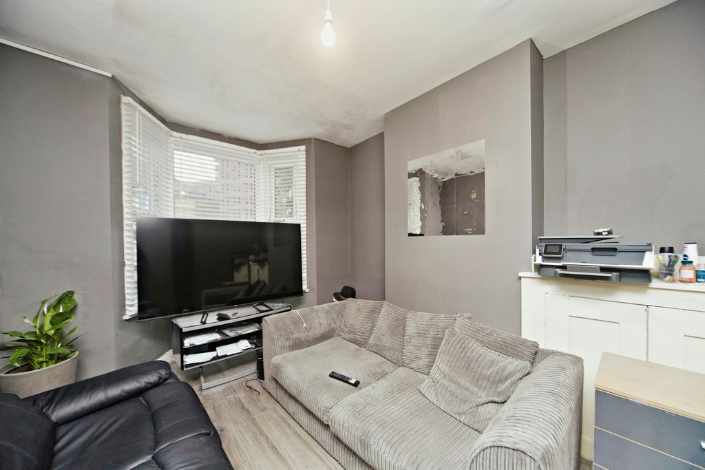 Property photo 2 of 15 Photography