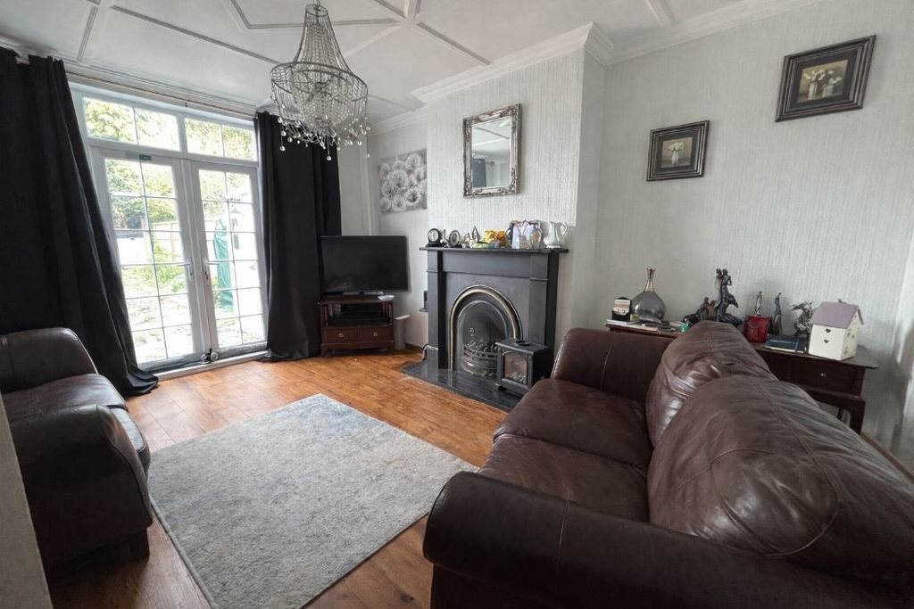 Property photo 3 of 9 Photo 3