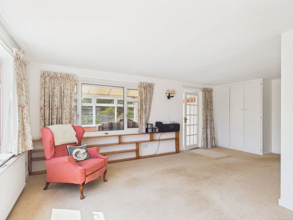 Property photo 2 of 25
