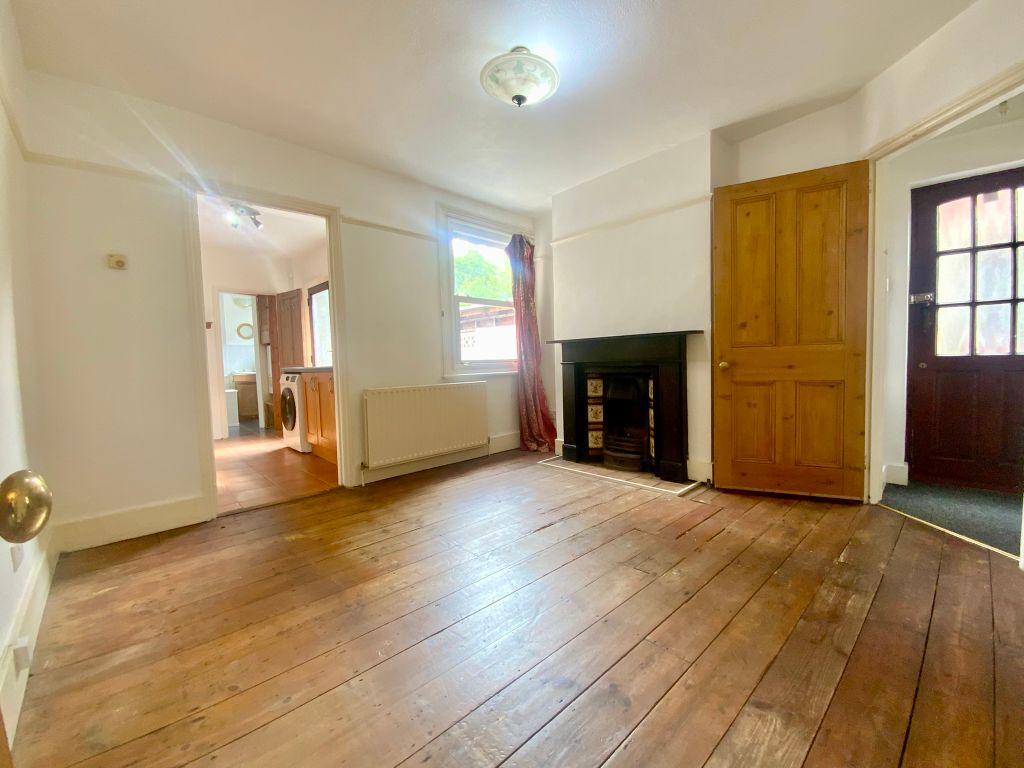 Property photo 2 of 8
