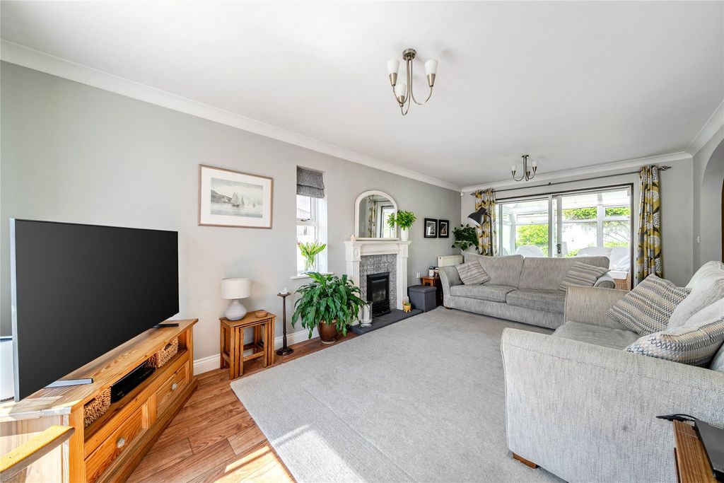 Property photo 2 of 24 Picture No. 13