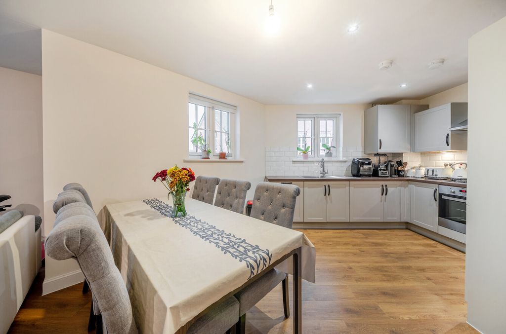 Property photo 3 of 17 1392761-9-69401E0...