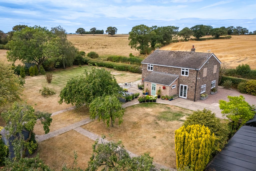 Property photo 2 of 27 Drone-Hdr