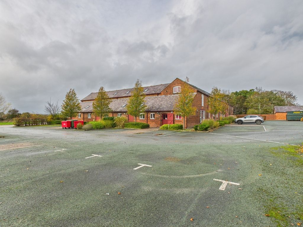 Property photo 3 of 8 Photo 6