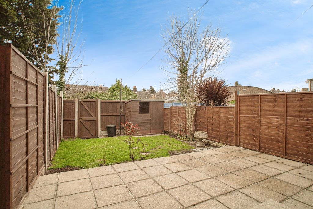 Property photo 3 of 17