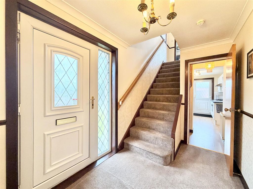 Property photo 3 of 13 Entrance