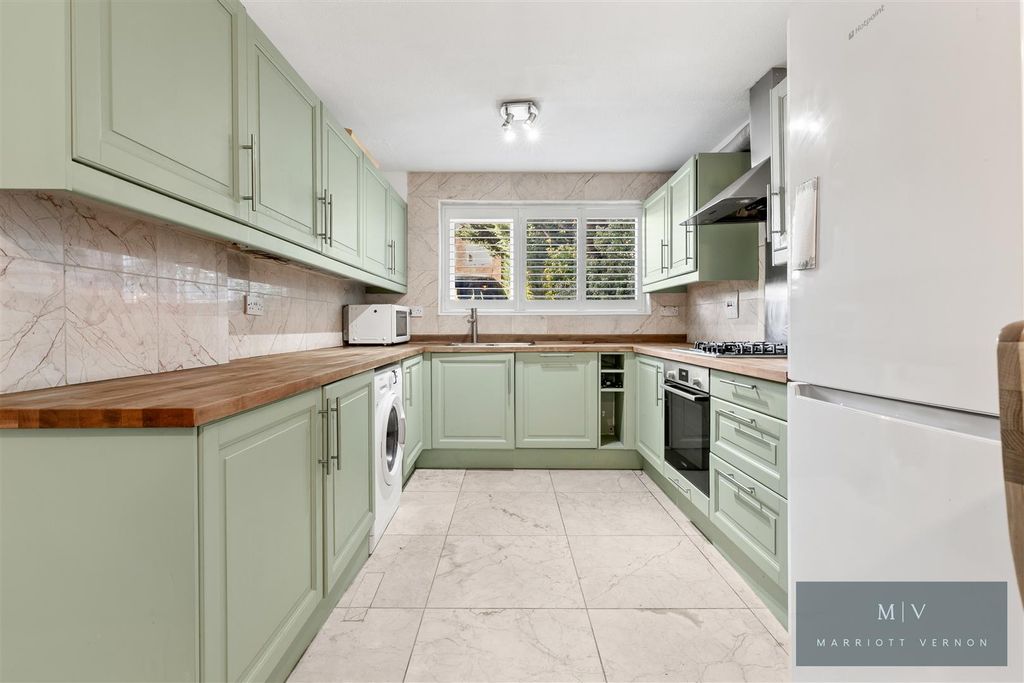 Property photo 3 of 15 Minster Drive 36 MV-3.Jpg