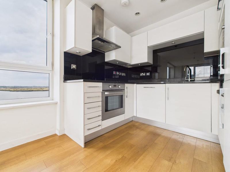 Property photo 1 of 11 Photo 5