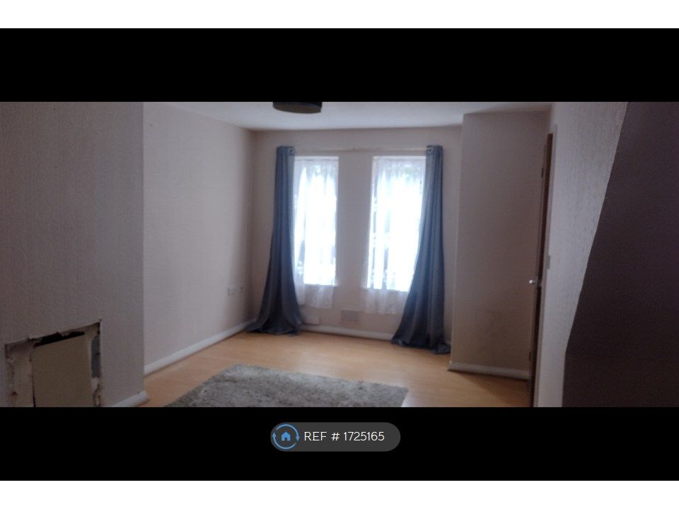 Property photo 1 of 9 Front Room