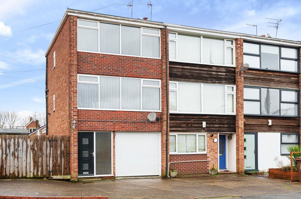 Property photo 1 of 10 External