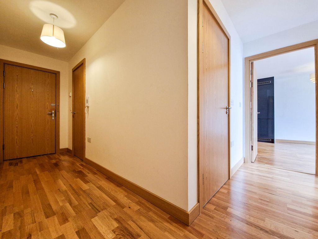 Property photo 3 of 8 Hallway