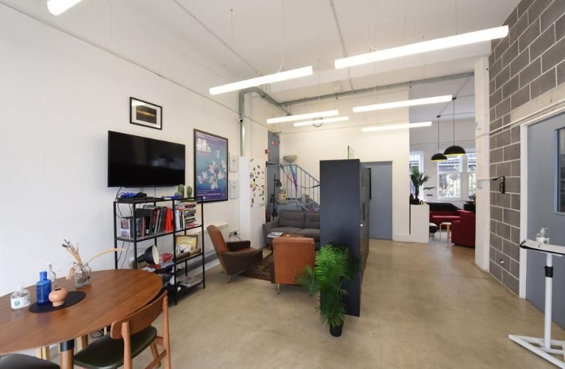 Property photo 3 of 6 Photo 2